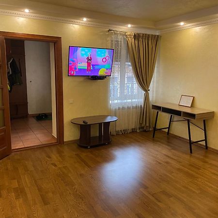 Apartment On Kostyushka 20 Lviv Kültér fotó